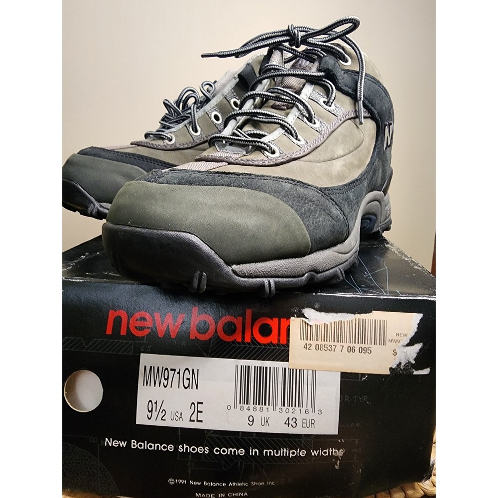 New Balance 971 Mens Hiking Boots Green Black Wide 2E MW971GN Trail Shoes - Picture 8 of 9